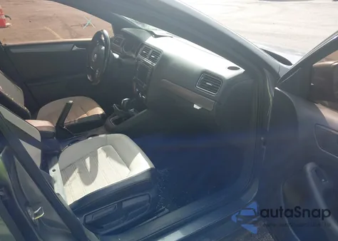 2016 Volkswagen Jetta 1.8T Sport z USA, uszkodzony, nr VIN 3VWD17AJ0GM407108